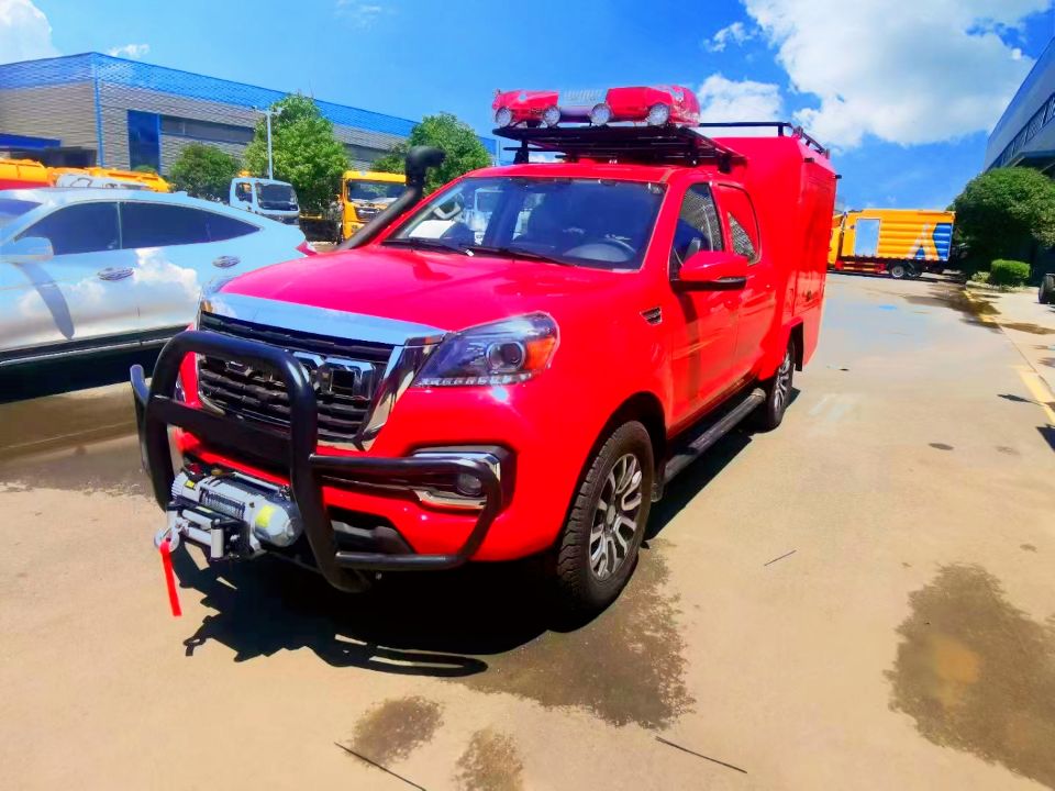 消防車(chē)廠(chǎng)家 展示 023 福特通信指揮救援消防車(chē)
